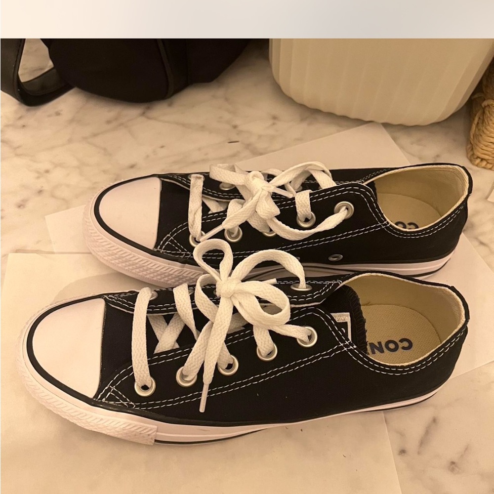 BRAND NEW NEVER WORN Converse Black Canvas Sneakers